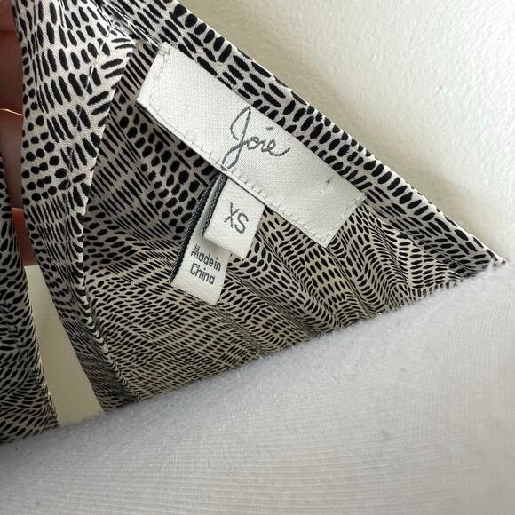 Joie 100% Silk Top XS Black White Cap Sleeve Keyhole Office Work Casual Pocket - Picture 7 of 10